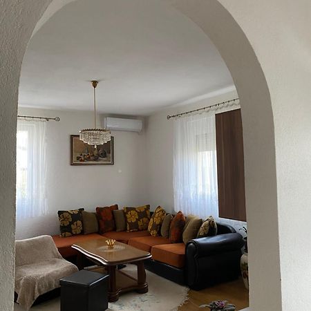 Guest House Kruna Ulcinj Bagian luar foto